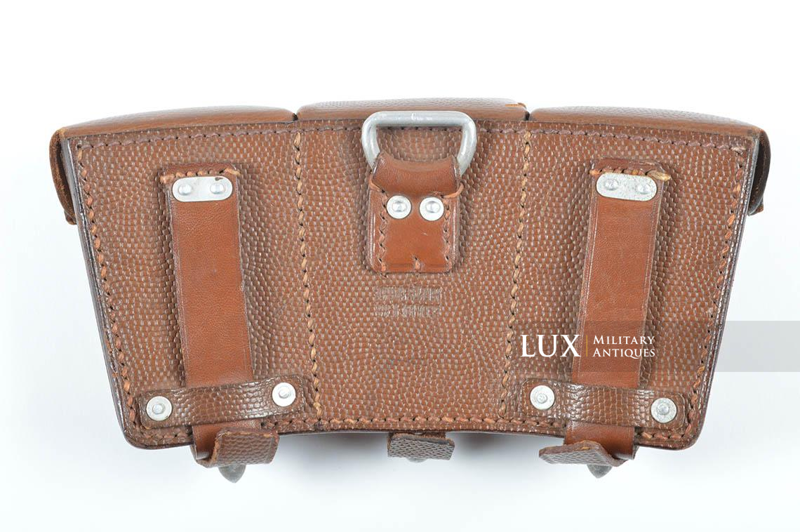 ラウンド用品・アクセサリー UK Unissued matching pair of early war k98 ammunition pouches, dated 1939