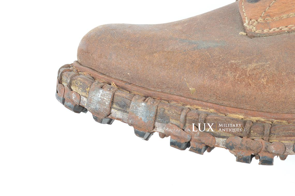 Unissued German mountain trooper's « Gebirgsjäger » ankle boots - photo 9