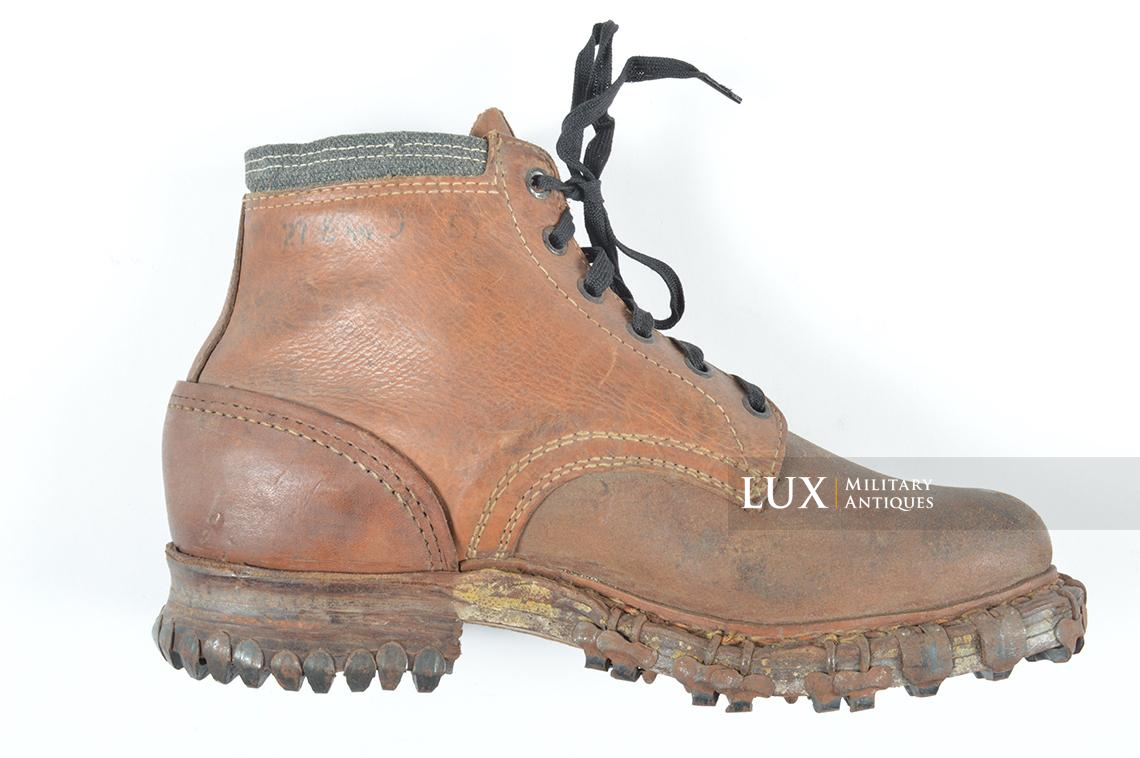 Unissued German mountain trooper's « Gebirgsjäger » ankle boots - photo 11