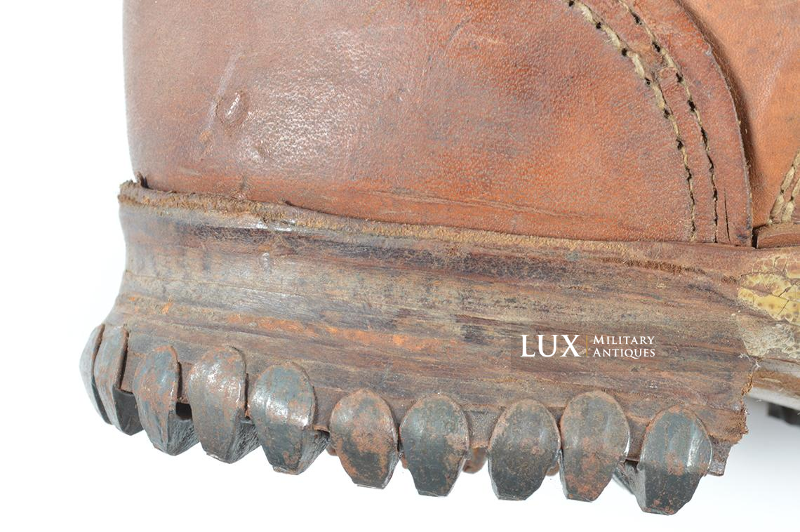 Unissued German mountain trooper's « Gebirgsjäger » ankle boots - photo 12