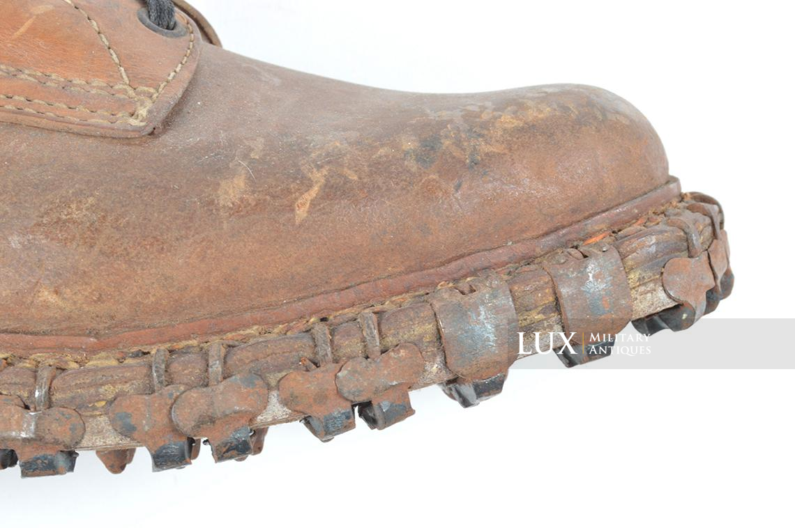 Unissued German mountain trooper's « Gebirgsjäger » ankle boots - photo 23