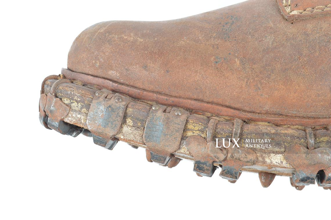 Unissued German mountain trooper's « Gebirgsjäger » ankle boots - photo 27