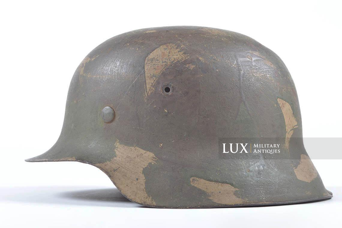 M42 Heer brush three-tone « Normandy » camouflage helmet, named - photo 4