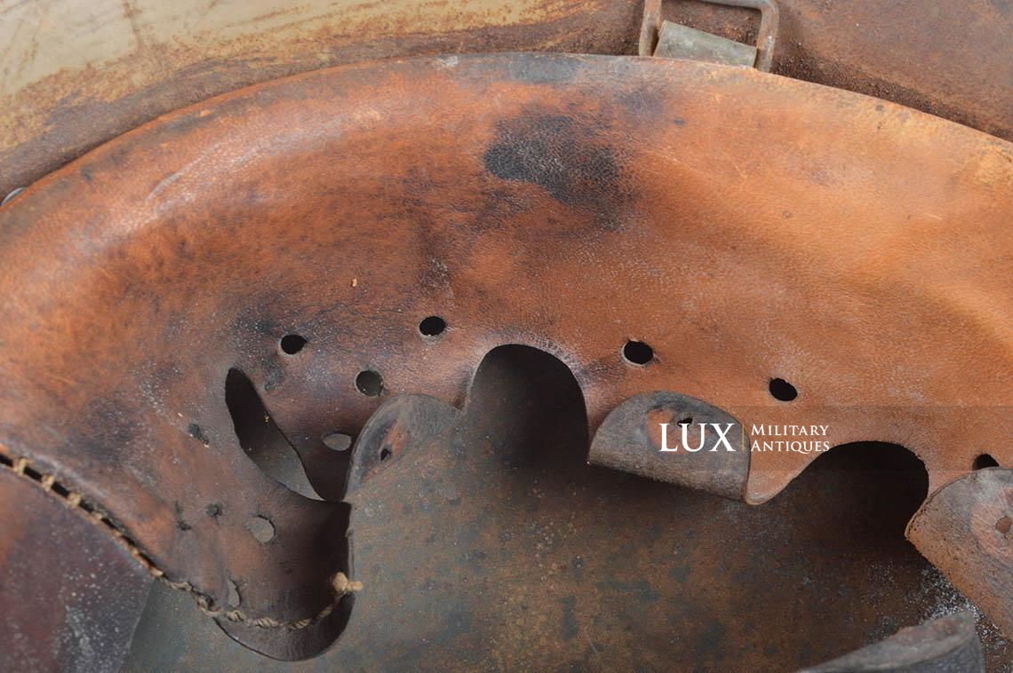 M42 Heer brush three-tone « Normandy » camouflage helmet, named - photo 29