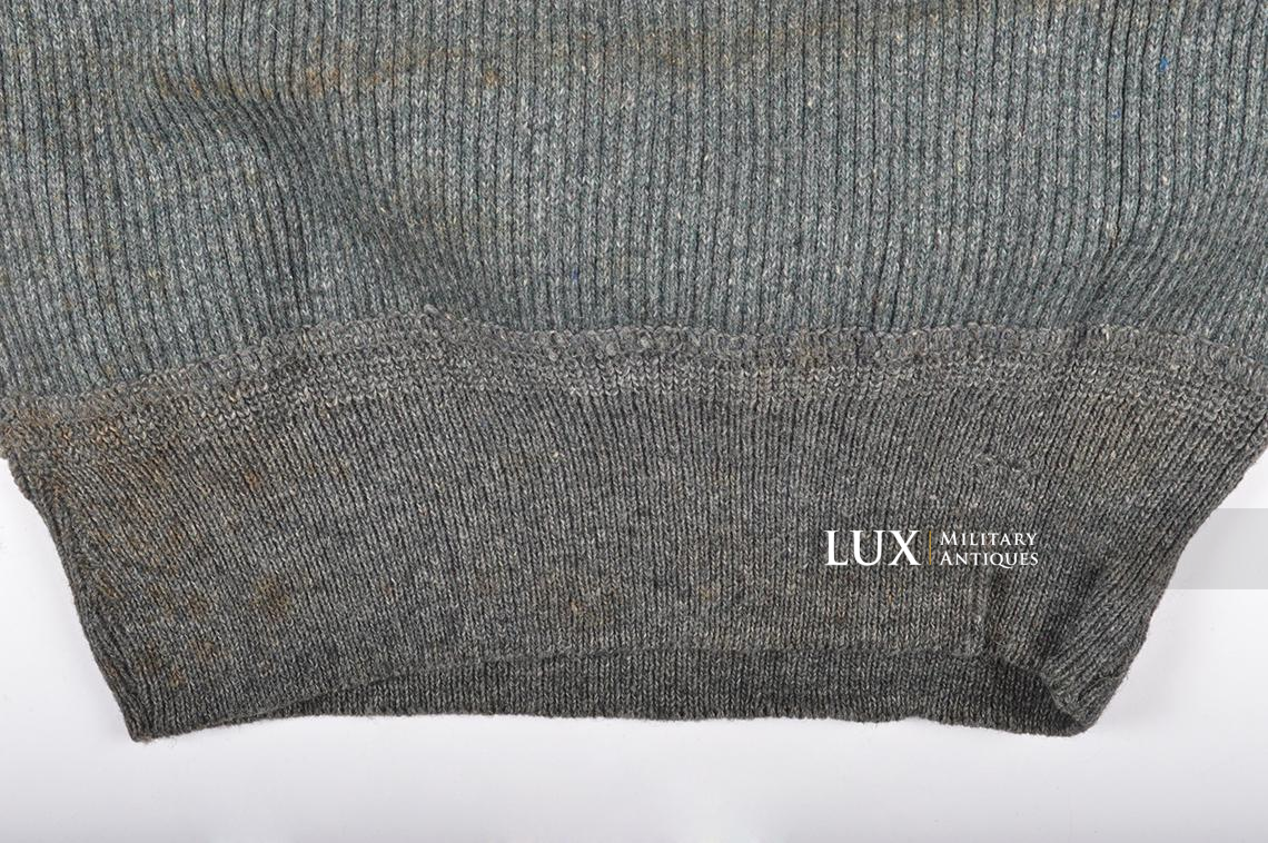 Late-war German issued « low-neck » sweater - photo 14