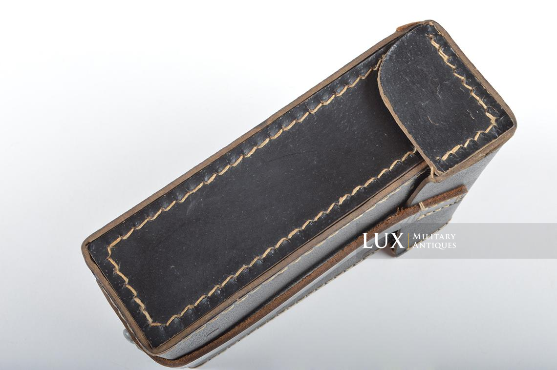 Unissued MG34/42 gunner's belt pouch in black pressed cardboard, dated 1944 - photo 10
