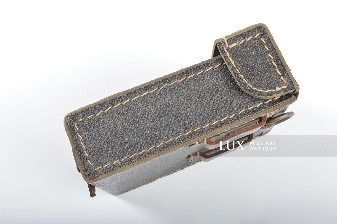 MG34/42 gunner's belt pouch in black pressed cardboard, dated 1944 - photo 9