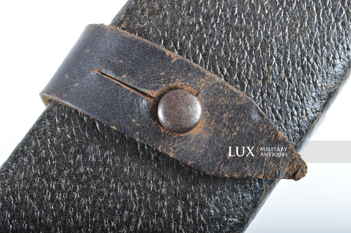MG34/42 gunner's belt pouch in black pressed cardboard, dated 1944 - photo 15
