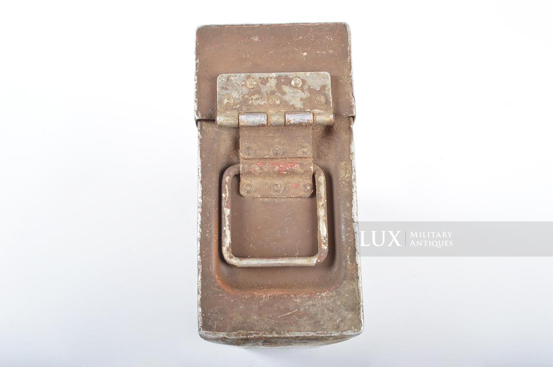 Early German three-tone camouflage MG34/42 ammunitions case - photo 20