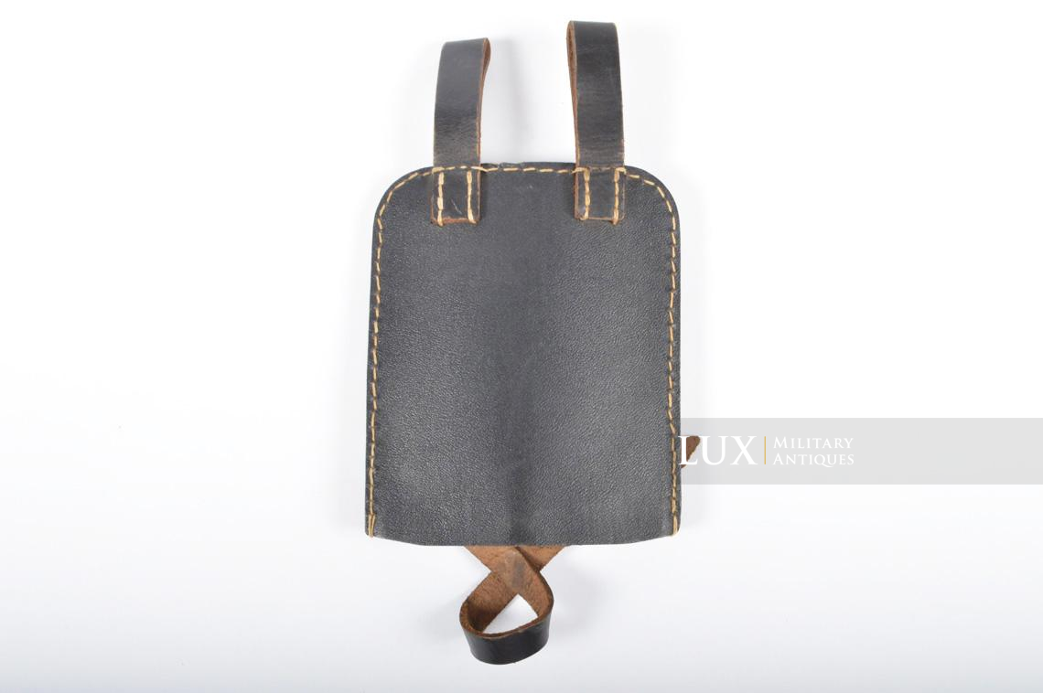 Unissued late-war entrenching tool carrying case in vinyl - photo 10