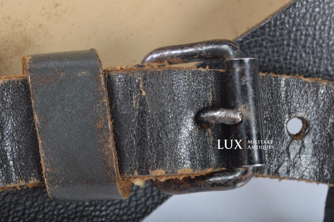 Unissued late-war entrenching tool carrying case in vinyl - photo 15