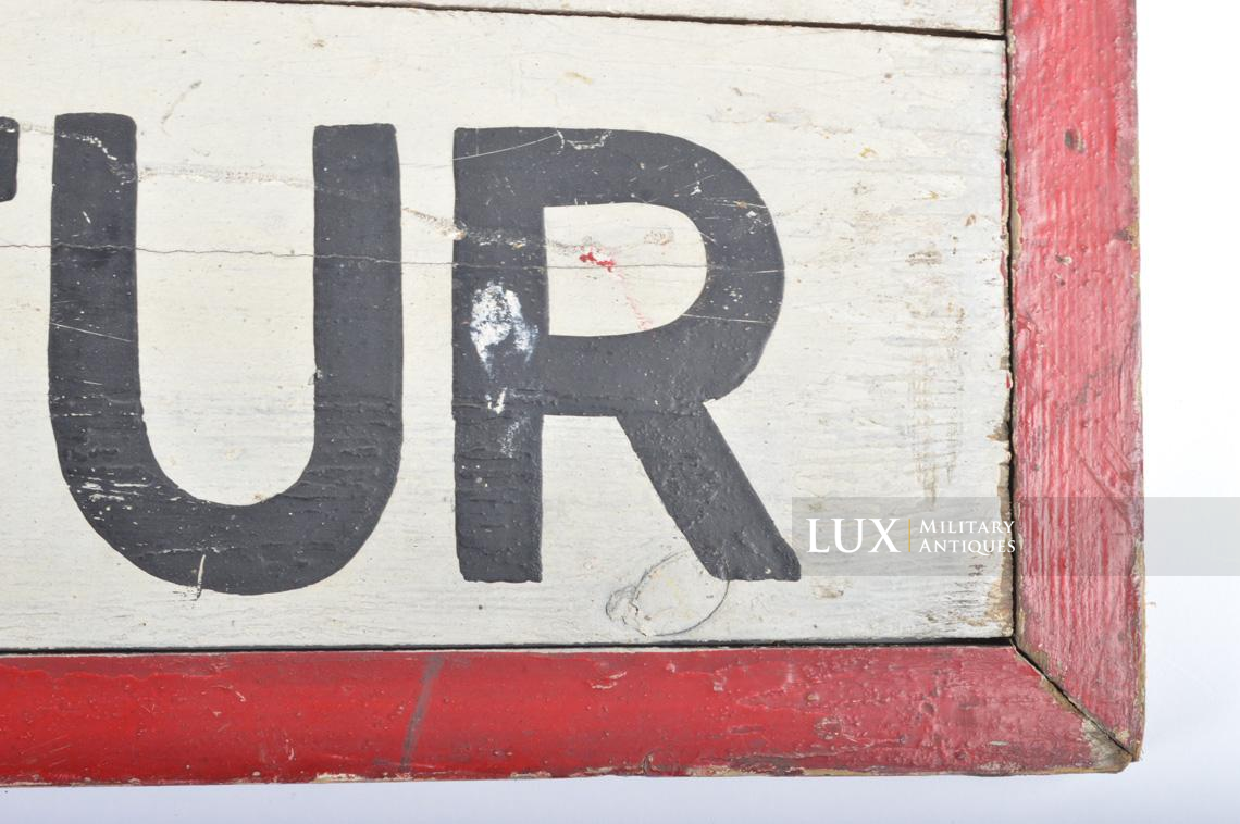 Panneau directionnel allemand « ORST-KOMMANDANTUR » - photo 7