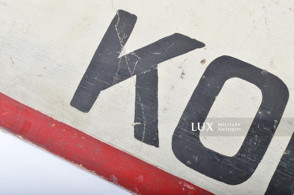 Panneau directionnel allemand « ORST-KOMMANDANTUR » - photo 9