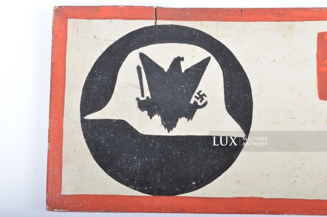Panneau directionnel allemand pour la division Grossdeutschland, « Pz.-Pi.-Btl. J.-Staffel » - photo 8