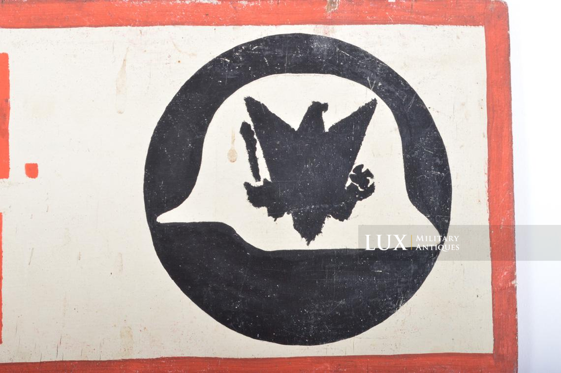 Panneau directionnel allemand pour la division Grossdeutschland, « Pz.-Pi.-Btl. J.-Staffel » - photo 12