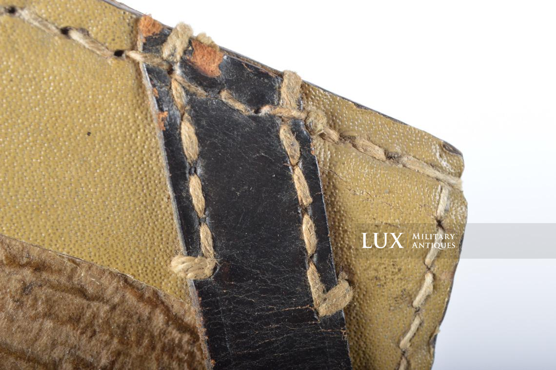German late-war tan pressed cardboard entrenching tool carrying case, « dot/1944 » - photo 13