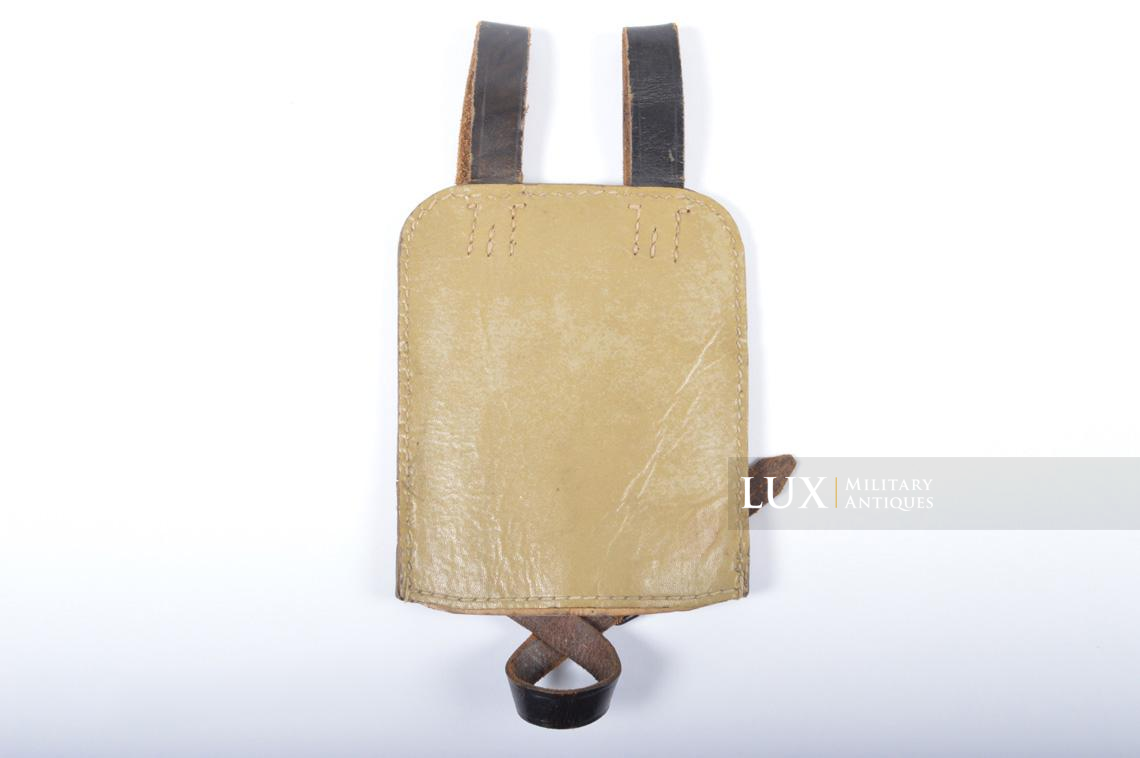 German late-war tan pressed cardboard entrenching tool carrying case, « dot/1944 » - photo 16