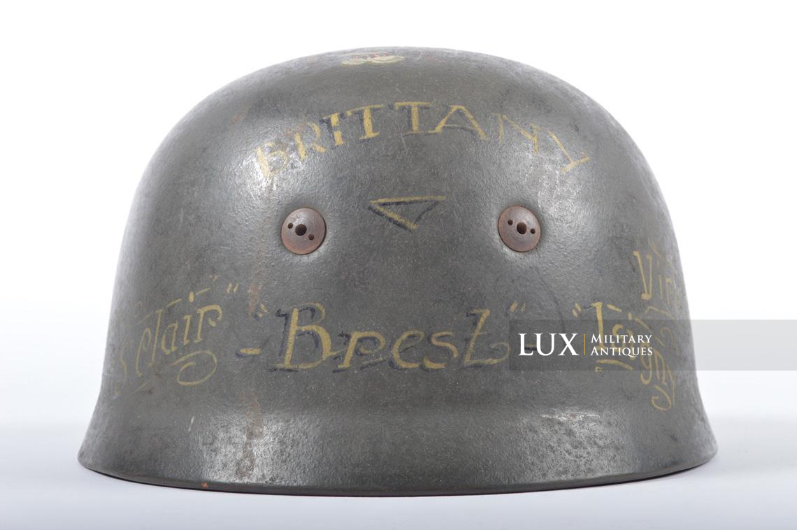 M38 German paratrooper single decal helmet, 29th Infantry Division Ying-Yang vet art - photo 13
