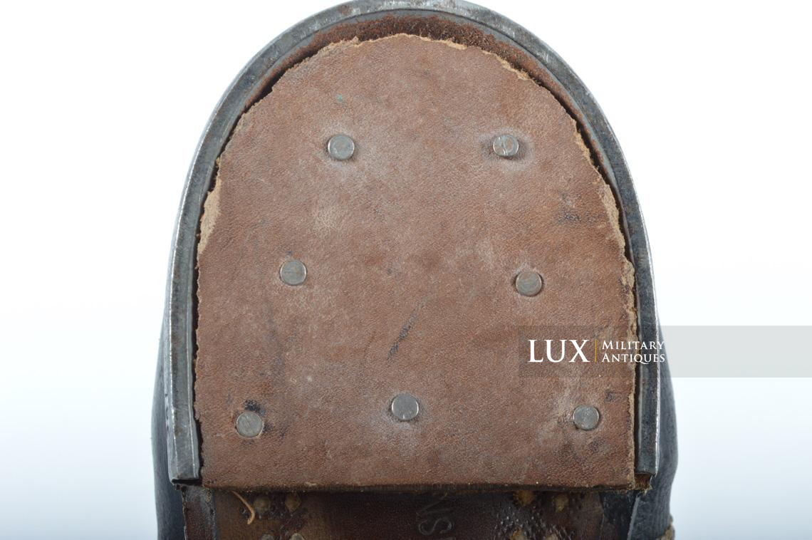 Unissued late-war German low ankle combat boots - photo 18