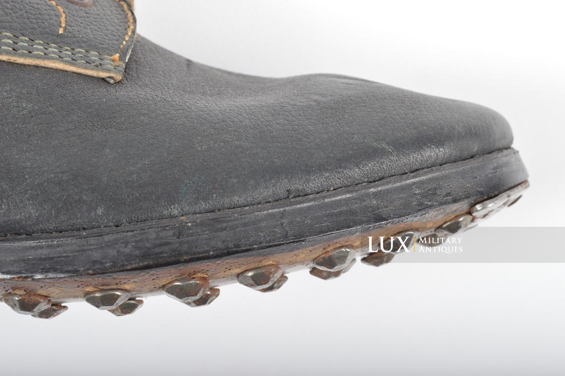 Unissued late-war German low ankle combat boots - photo 22