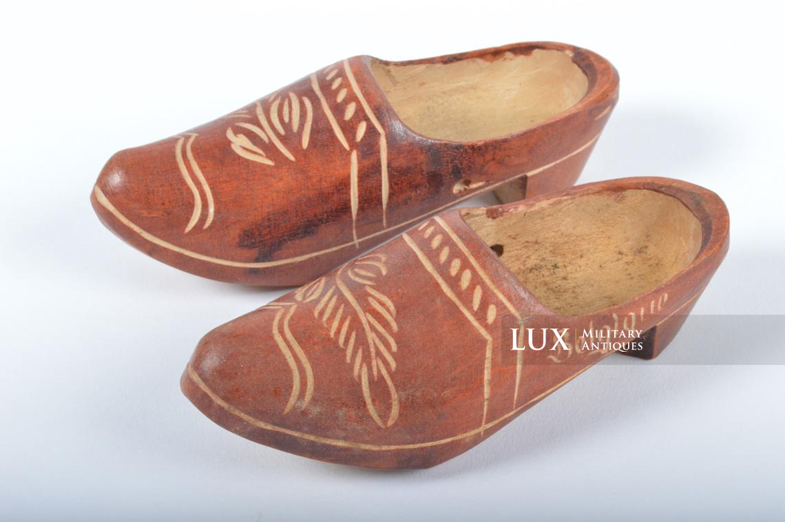 Liberation of Belgium souvenir wooden shoes - photo 4