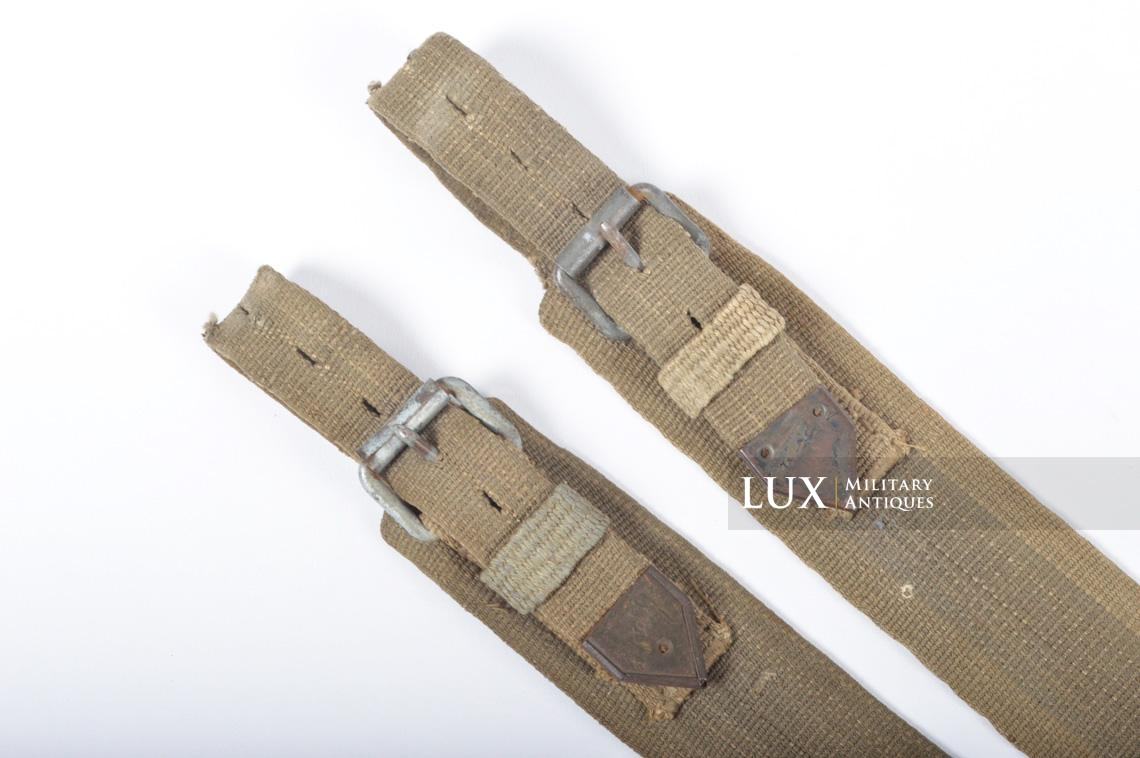 German latewar food container carrying straps