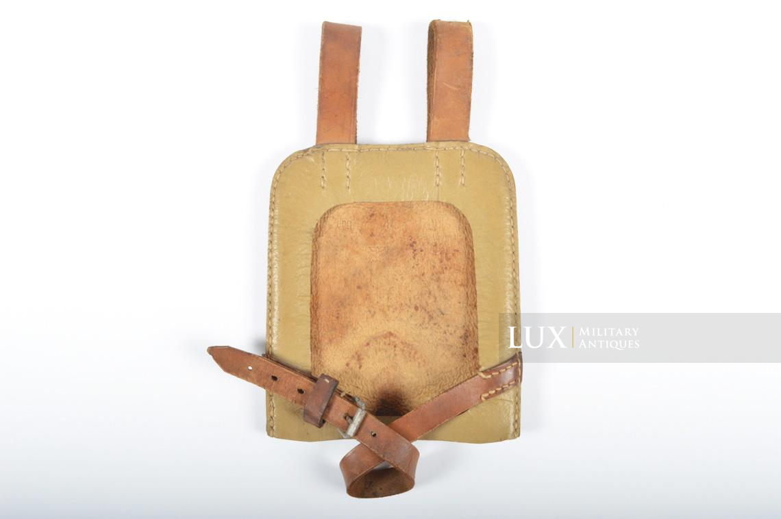 German late-war tan pressed cardboard entrenching tool carrying case, « erg/44 » - photo 4