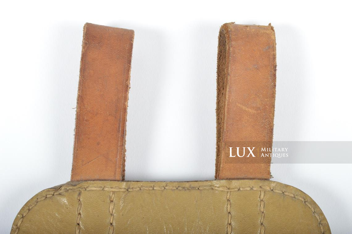 German late-war tan pressed cardboard entrenching tool carrying case, « erg/44 » - photo 9