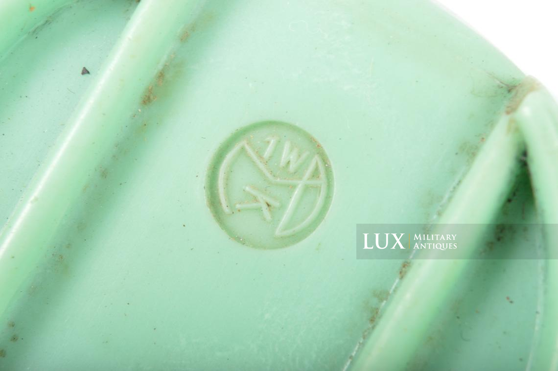 German green bakelite canteen cup - Lux Military Antiques - photo 12
