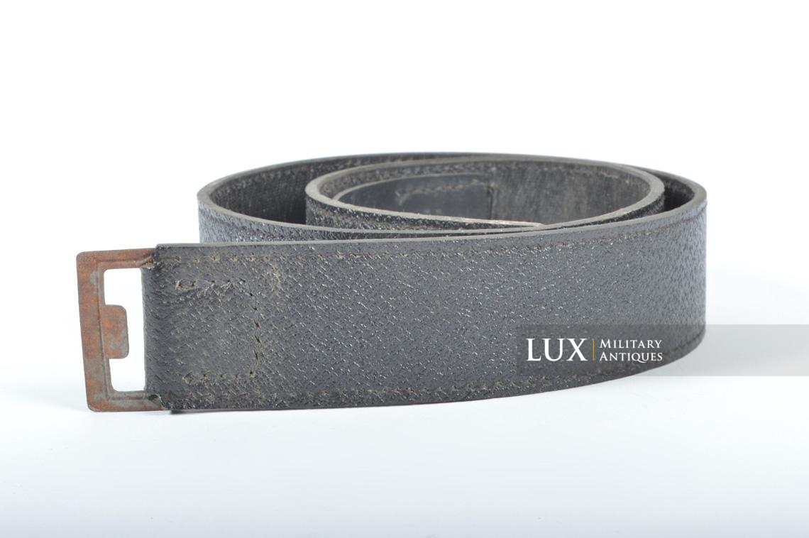 German Hitlerjugend pressed cardboard belt with « RZM » paper tag - photo 4