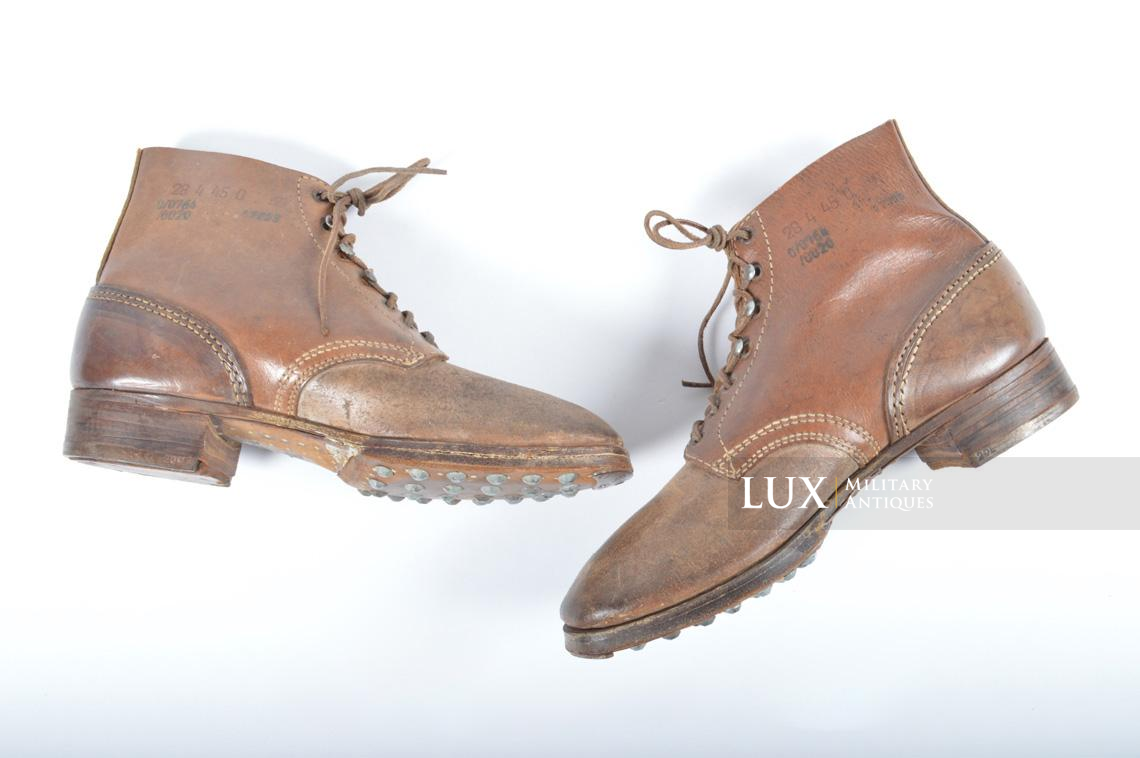 Unissued late-war German low ankle combat boots - photo 7