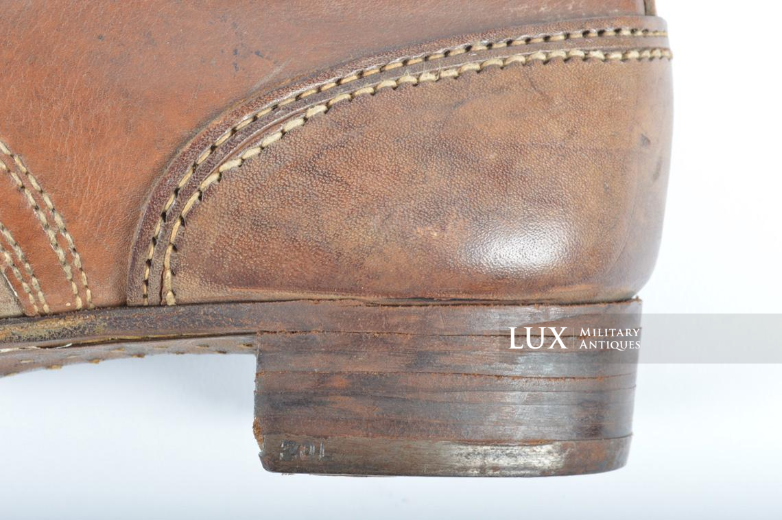 Unissued late-war German low ankle combat boots - photo 12