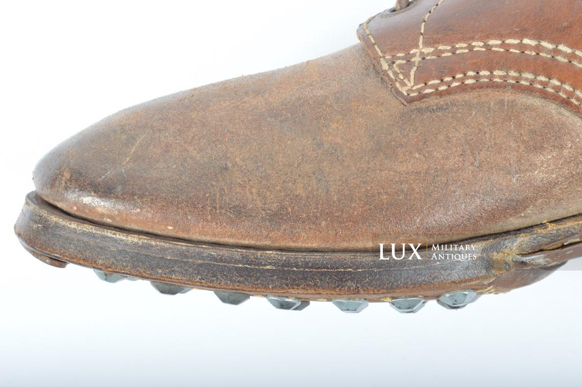 Unissued late-war German low ankle combat boots - photo 13