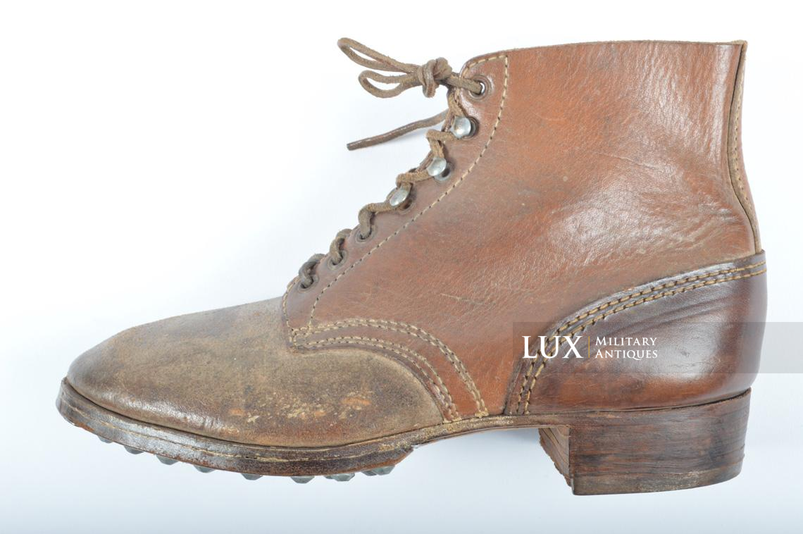 Unissued late-war German low ankle combat boots - photo 23