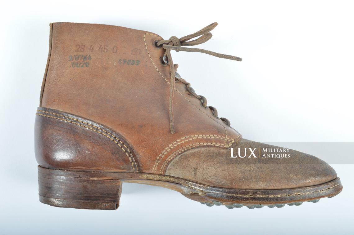 Unissued late-war German low ankle combat boots - photo 27