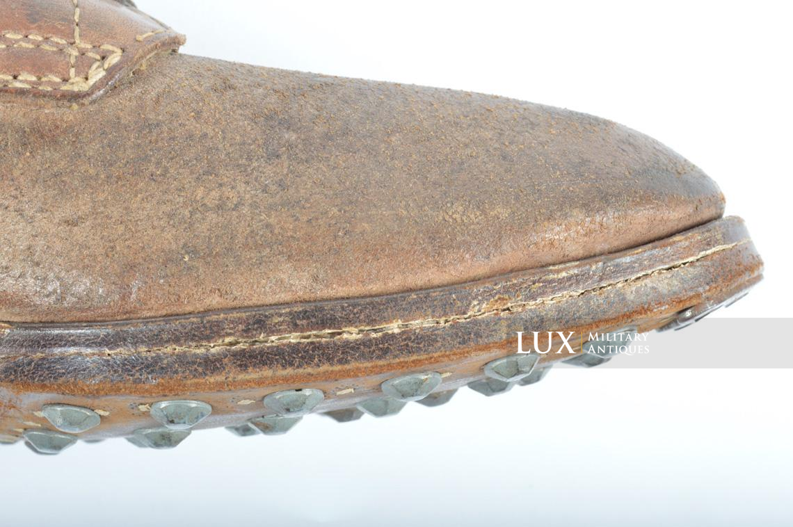 Unissued late-war German low ankle combat boots - photo 29