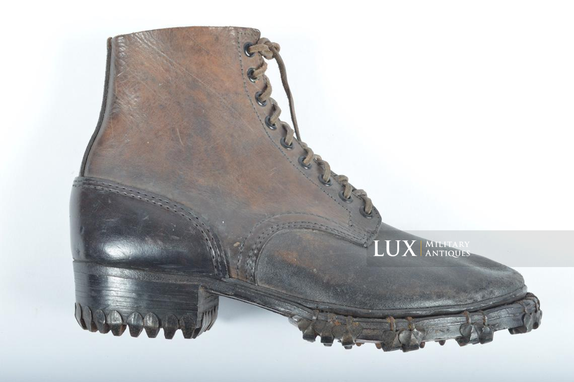 Unissued late-war German low ankle combat boots - photo 8