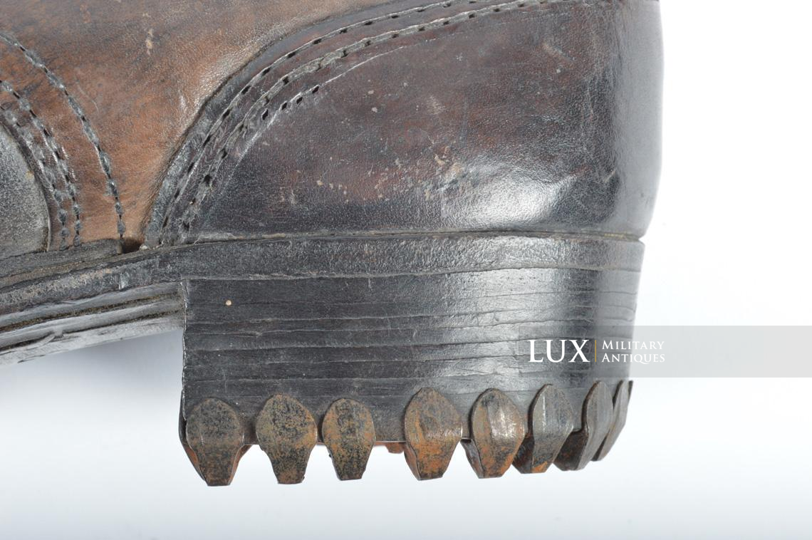 Unissued late-war German low ankle combat boots - photo 13