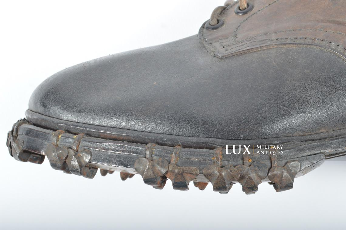 Unissued late-war German low ankle combat boots - photo 25