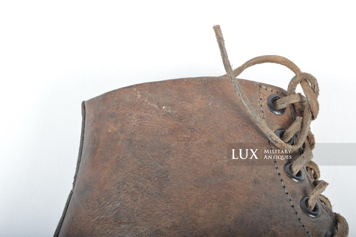 Unissued late-war German low ankle combat boots - photo 30