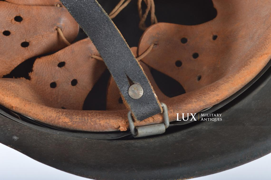 Rare M42 Kriegsmarine sand textured three-tone camouflage combat helmet, « Kustenatillerie » - photo 50