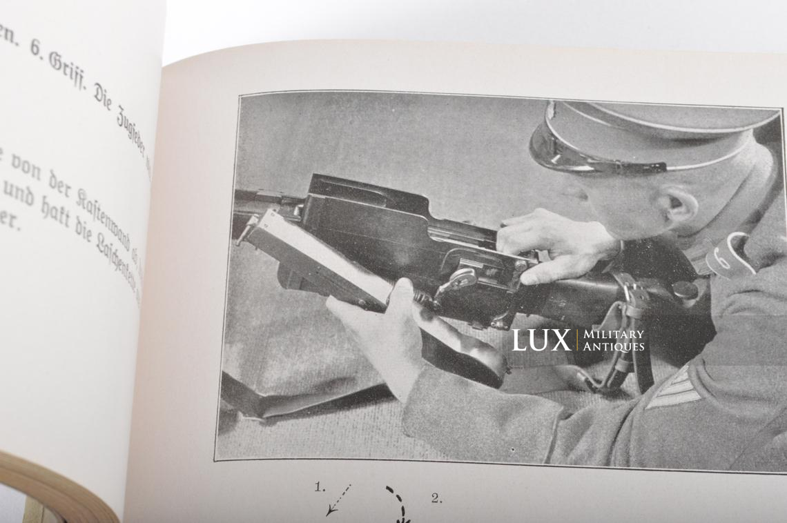 German M.G. weapons training photo booklet - photo 16