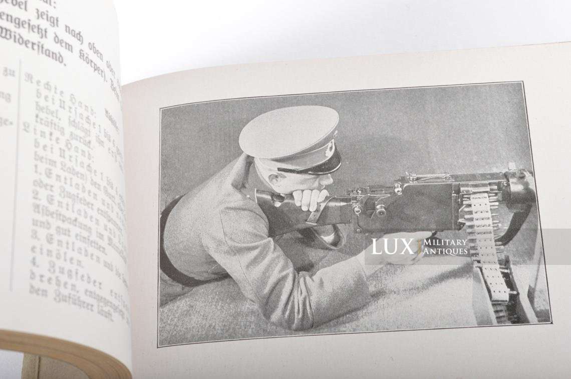 German M.G. weapons training photo booklet - photo 17