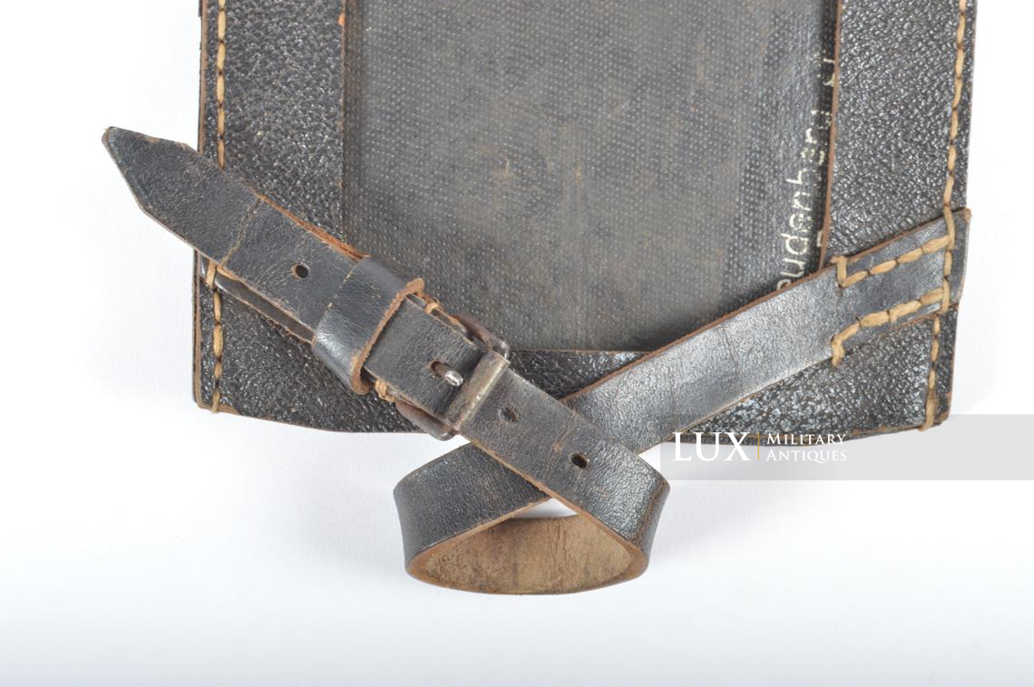 Late-war German entrenching tool carrying case in black pressed cardboard, « Carl Freudenberg » - photo 9