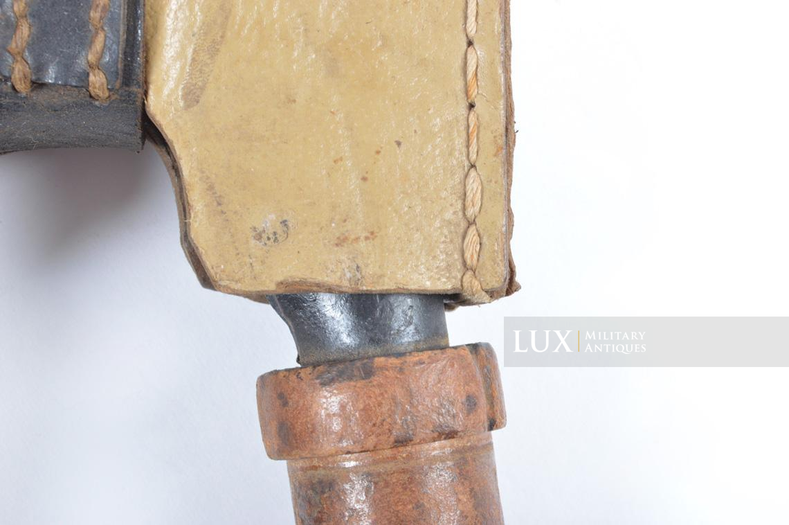 Rare cisaille allemande et son étui en carton pressé jaune sable, « gut1943 » - photo 10