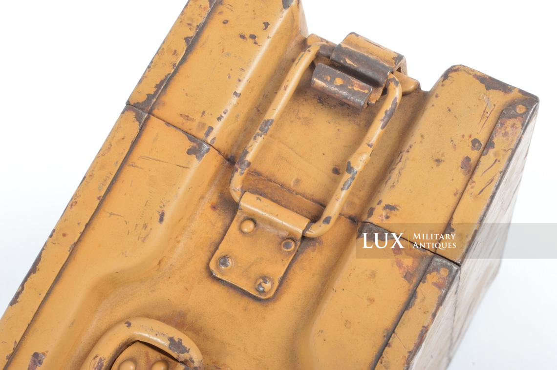 German mid-war 2cm Flak magazine ammo case, « bdk1942 » - photo 10