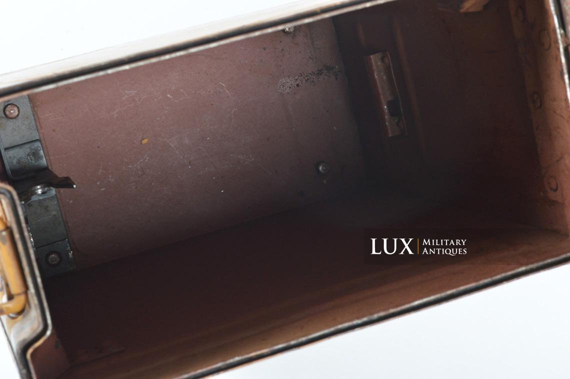 German mid-war 2cm Flak magazine ammo case, « bdk1942 » - photo 18