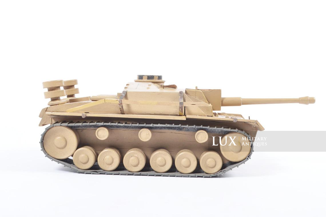 Maquette allemande d’instruction en bois d’un char « StuG III » - photo 8