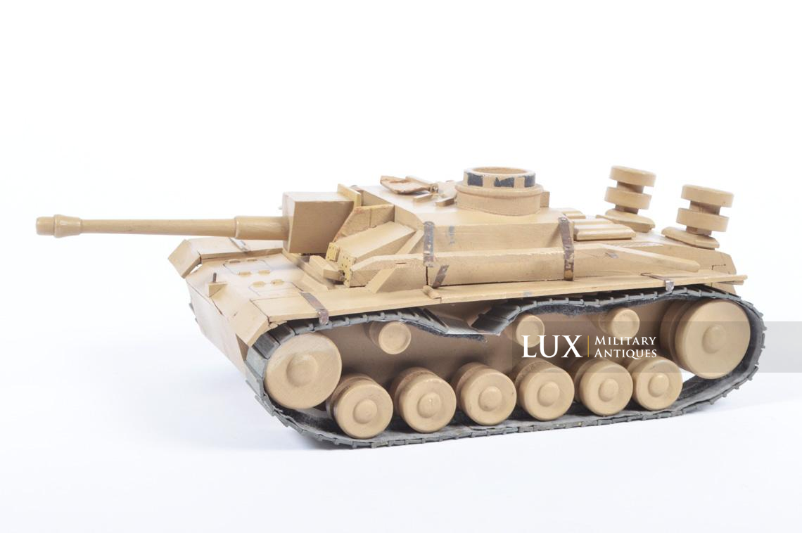 Maquette allemande d’instruction en bois d’un char « StuG III » - photo 13