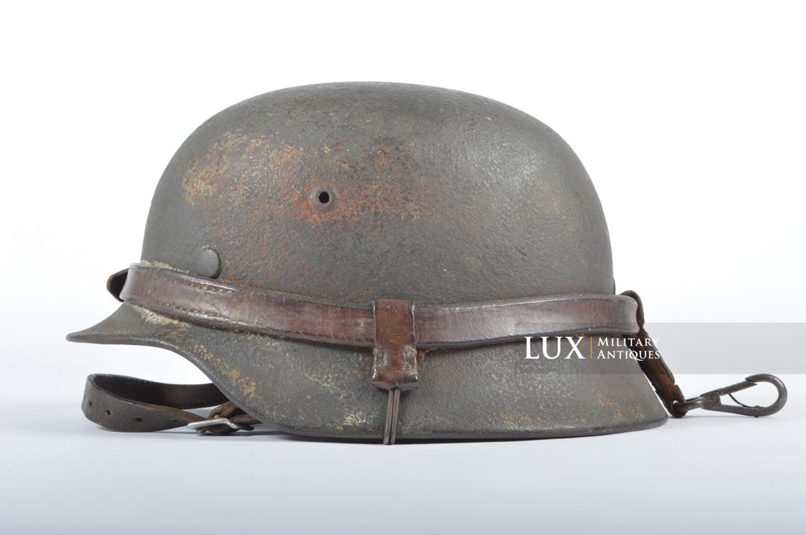 M35 Heer ex-winter camouflage combat helmet with leather carrier rig, « named » - photo 4